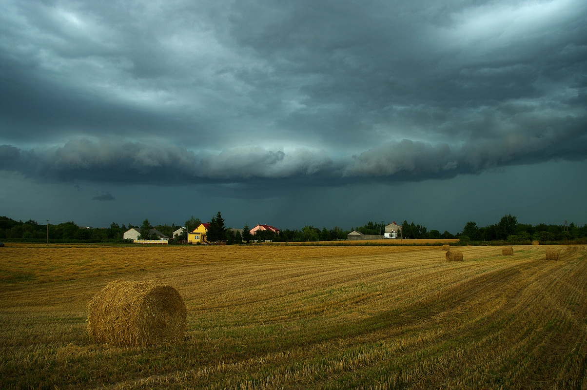 Krajobraz świętokrzyski burza, fotograf Paweł Litwin
